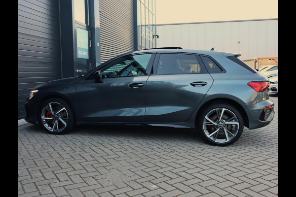 Audi A3 Sportback 45 TFSI e S edition Competition | Pano | ACC | Stoelverwarming