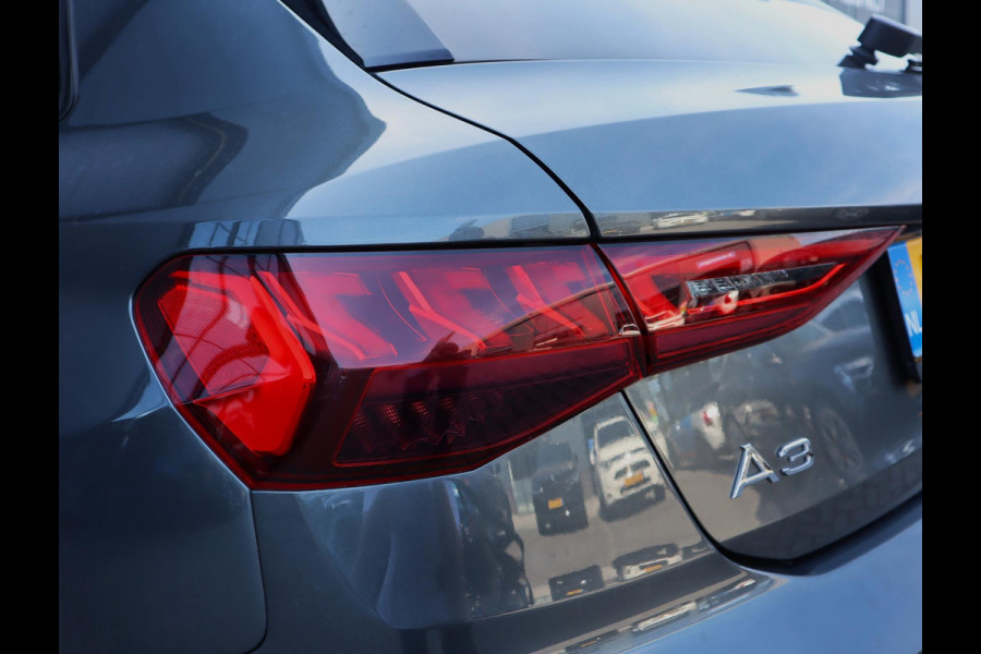 Audi A3 Sportback 45 TFSI e S edition Competition | Pano | ACC | Stoelverwarming