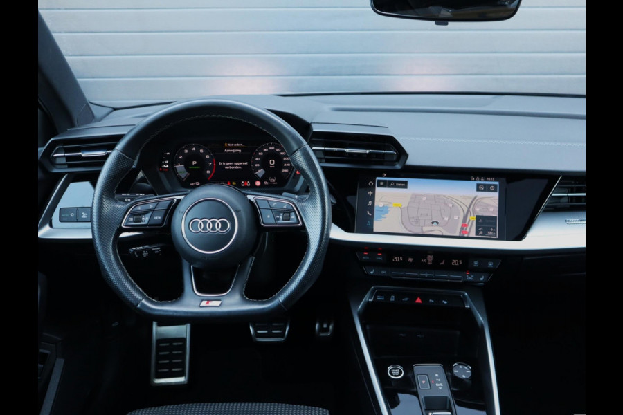 Audi A3 Sportback 45 TFSI e S edition Competition | Pano | ACC | Stoelverwarming