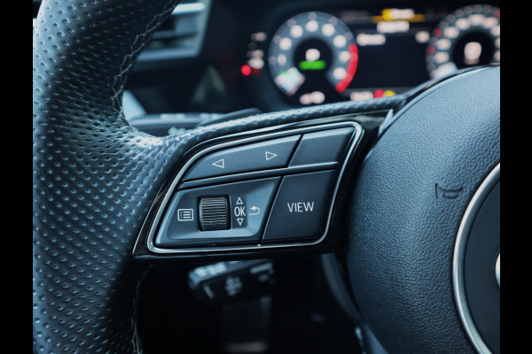 Audi A3 Sportback 45 TFSI e S edition Competition | Pano | ACC | Stoelverwarming