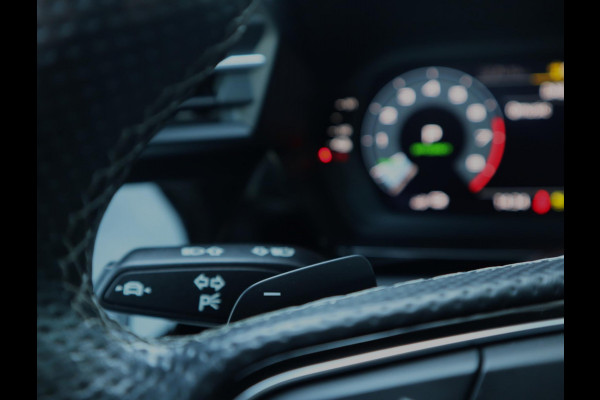 Audi A3 Sportback 45 TFSI e S edition Competition | Pano | ACC | Stoelverwarming
