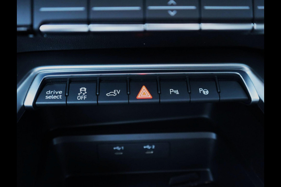 Audi A3 Sportback 45 TFSI e S edition Competition | Pano | ACC | Stoelverwarming