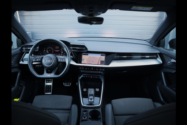 Audi A3 Sportback 45 TFSI e S edition Competition | Pano | ACC | Stoelverwarming