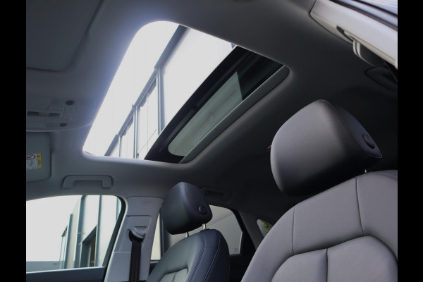 Audi Q3 Sportback 40 TFSI quattro S Edition | S-line | Pano | Trekhaak | all weather banden | Leer