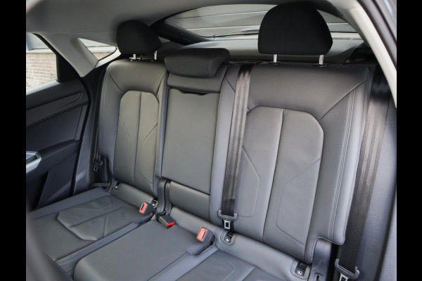 Audi Q3 Sportback 40 TFSI quattro S Edition | S-line | Pano | Trekhaak | all weather banden | Leer