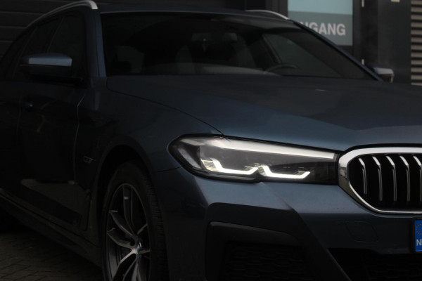 BMW 5 Serie Touring 530e M-Sport | Stuur en Stoelverwarming | Sfeerverlichting