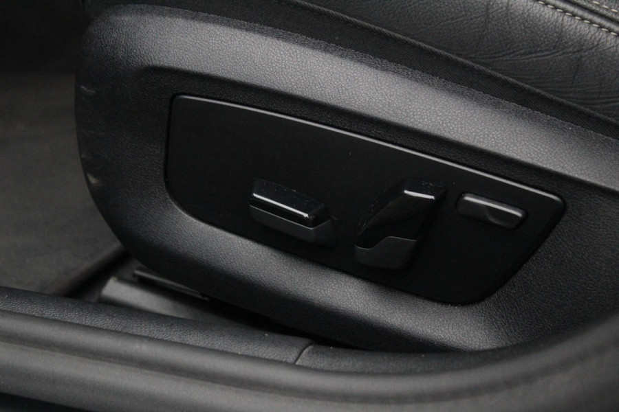 BMW 5 Serie Touring 530e M-Sport | Stuur en Stoelverwarming | Sfeerverlichting