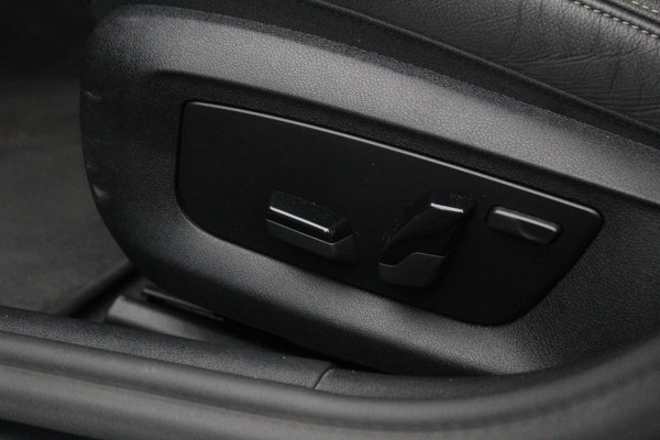 BMW 5 Serie Touring 530e M-Sport | Stuur en Stoelverwarming | Sfeerverlichting
