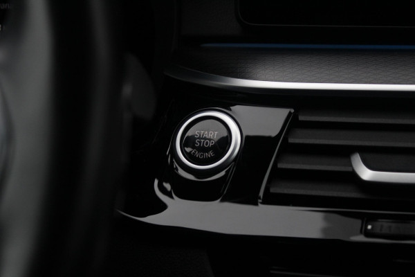 BMW 5 Serie Touring 530e M-Sport | Stuur en Stoelverwarming | Sfeerverlichting