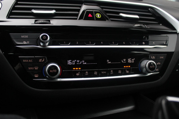 BMW 5 Serie Touring 530e M-Sport | Stuur en Stoelverwarming | Sfeerverlichting