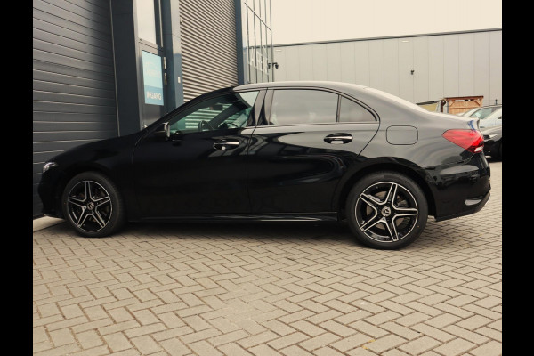 Mercedes-Benz A-Klasse 250 e AMG Line | Pano | Camera | sfeerverlichting | Stoelverwarming