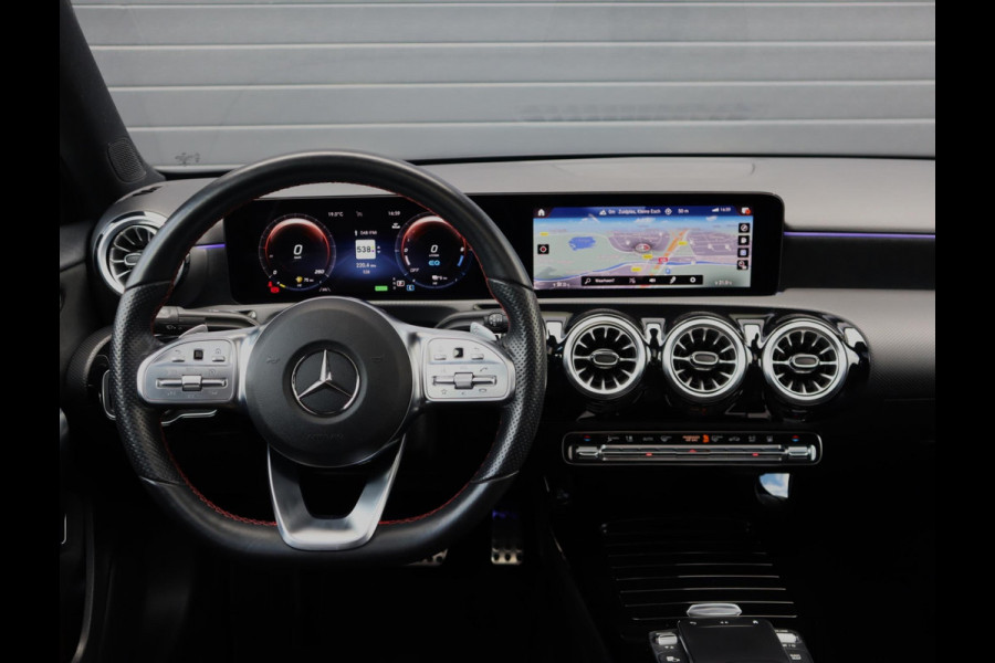 Mercedes-Benz A-Klasse 250 e AMG Line | Pano | Camera | sfeerverlichting | Stoelverwarming