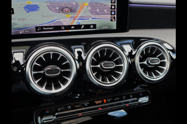 Mercedes-Benz A-Klasse 250 e AMG Line | Pano | Camera | sfeerverlichting | Stoelverwarming