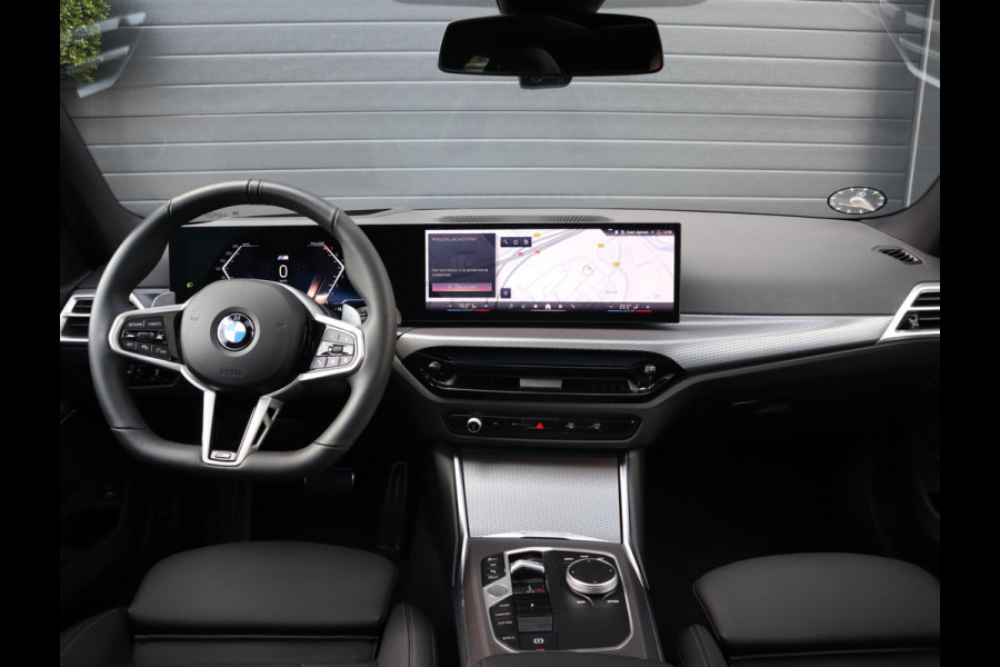 BMW 3 Serie Touring 330i xDrive | Pano | HUD  | 360 Camera | Trekhaak
