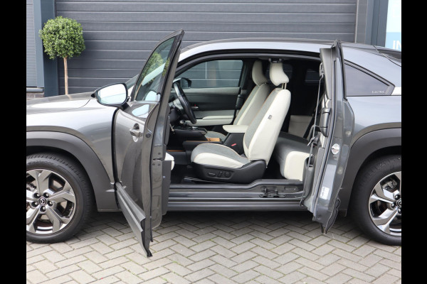 Mazda MX-30 e-SkyActiv 145 First Edition 36 kWh | SOH 94% | Voorstoelen verwarmd | HUD | Camera | Memory Seats