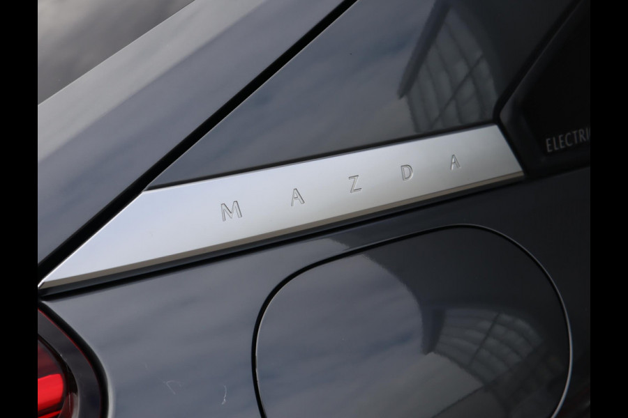 Mazda MX-30 e-SkyActiv 145 First Edition 36 kWh | SOH 94% | Voorstoelen verwarmd | HUD | Camera | Memory Seats