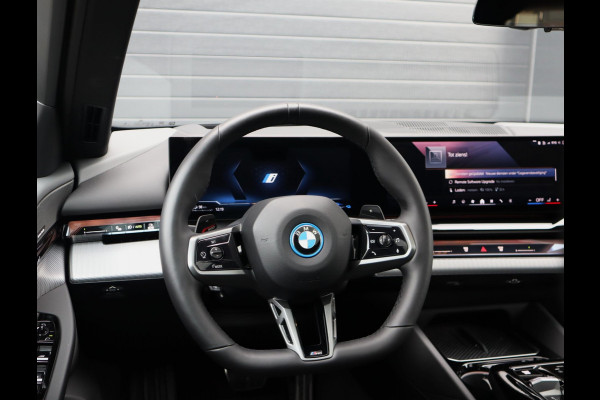 BMW 5 Serie Touring 530e xDrive M Sport | Pano | Memory | Lazer | HUD | H+K | Bomvol