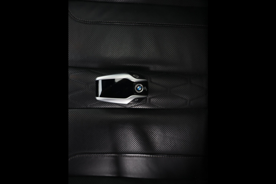 BMW X5 xDrive45e M Sport | Skylounge | Bowers en Wilkins | Softclose | Trekhaak | 22 Inch