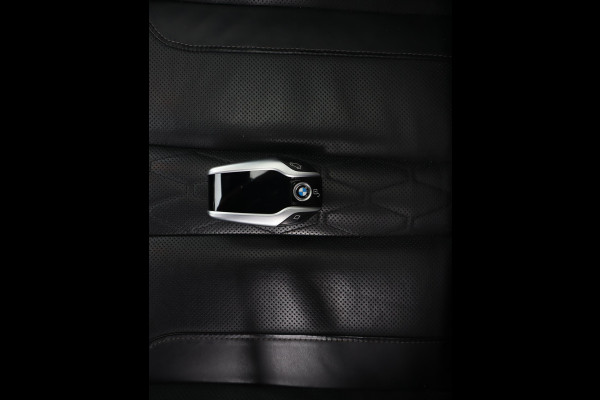BMW X5 xDrive45e M Sport | Skylounge | Bowers en Wilkins | Softclose | Trekhaak | 22 Inch