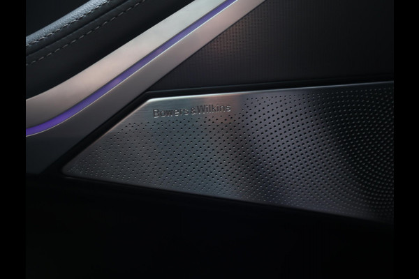 BMW X5 xDrive45e M Sport | Skylounge | Bowers en Wilkins | Softclose | Trekhaak | 22 Inch