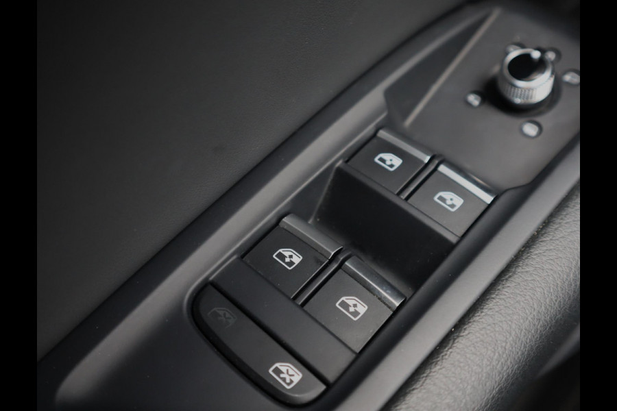 Audi Q5 50 TFSI e S Line | Pano | B&O | ACC | Stoelen en achterbank verwarming