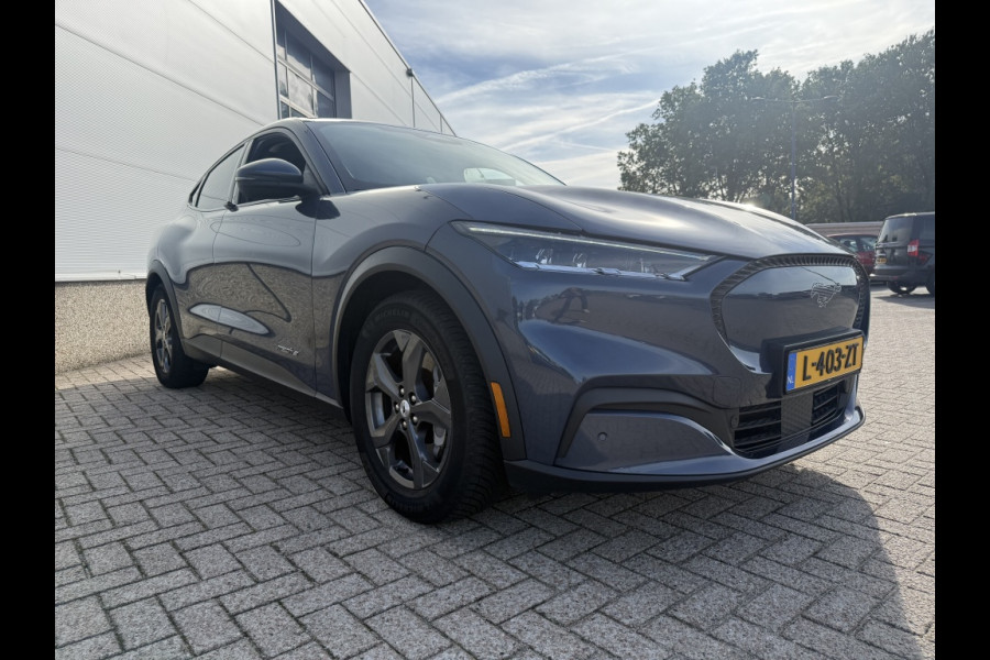 Ford Mustang Mach-E RWD 75 kWh TREKHAAK!