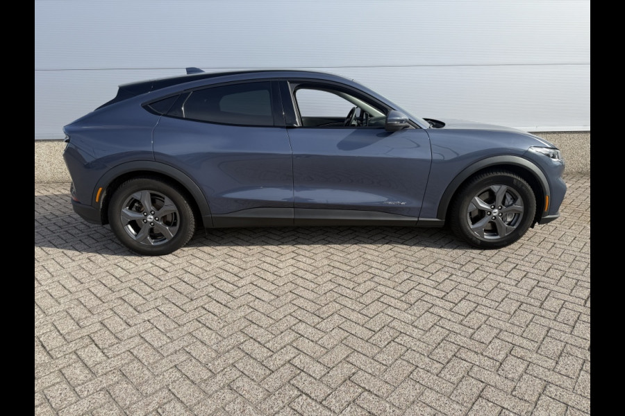 Ford Mustang Mach-E RWD 75 kWh TREKHAAK!