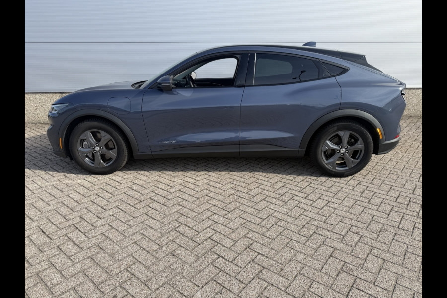 Ford Mustang Mach-E RWD 75 kWh TREKHAAK!
