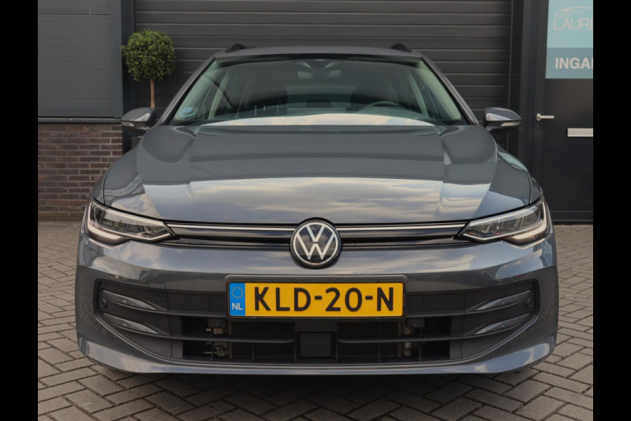 Volkswagen Golf Variant 1.5 eTSI Life Edition | Trekhaak | Black | Stuur en  Stoelverwarming