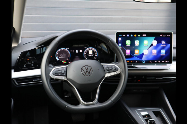 Volkswagen Golf Variant 1.5 eTSI Life Edition | Trekhaak | Black | Stuur en  Stoelverwarming