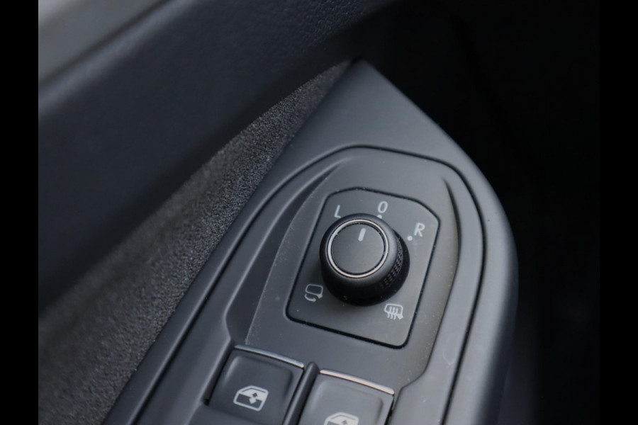 Volkswagen Golf Variant 1.5 eTSI Life Edition | Trekhaak | Black | Stuur en  Stoelverwarming