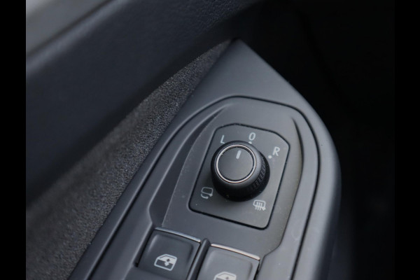 Volkswagen Golf Variant 1.5 eTSI Life Edition | Trekhaak | Black | Stuur en  Stoelverwarming