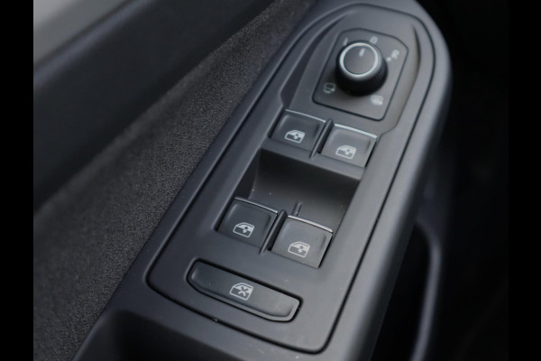 Volkswagen Golf Variant 1.5 eTSI Life Edition | Trekhaak | Black | Stuur en  Stoelverwarming