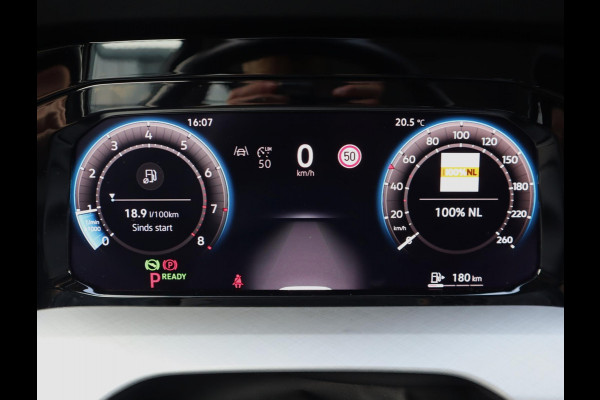 Volkswagen Golf Variant 1.5 eTSI Life Edition | Trekhaak | Black | Stuur en  Stoelverwarming