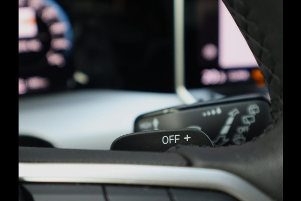 Volkswagen Golf Variant 1.5 eTSI Life Edition | Trekhaak | Black | Stuur en  Stoelverwarming