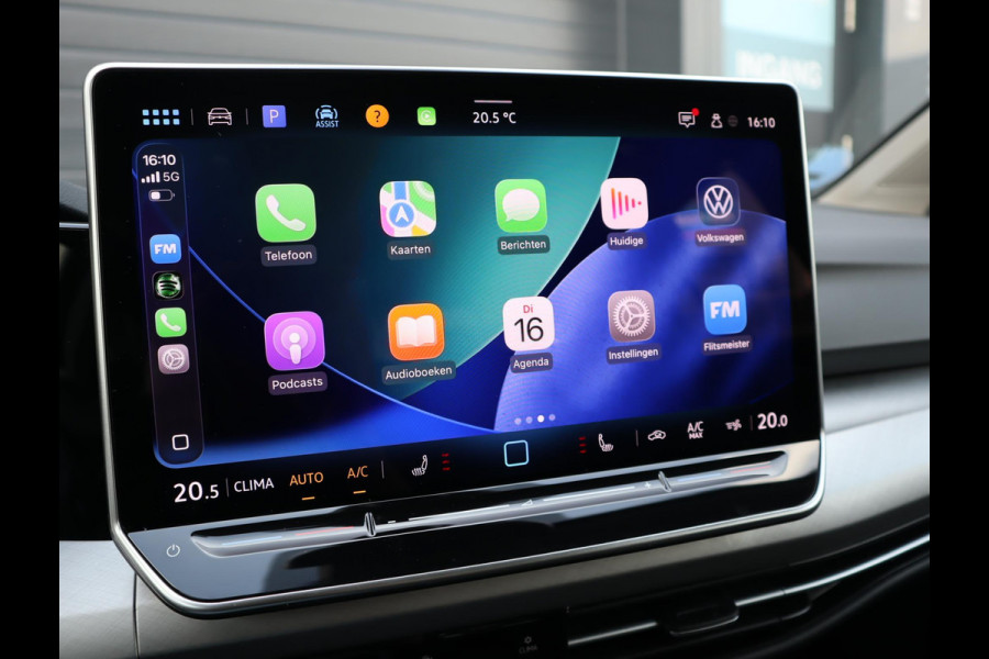 Volkswagen Golf Variant 1.5 eTSI Life Edition | Trekhaak | Black | Stuur en  Stoelverwarming