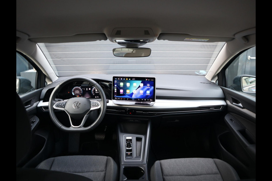 Volkswagen Golf Variant 1.5 eTSI Life Edition | Trekhaak | Black | Stuur en  Stoelverwarming