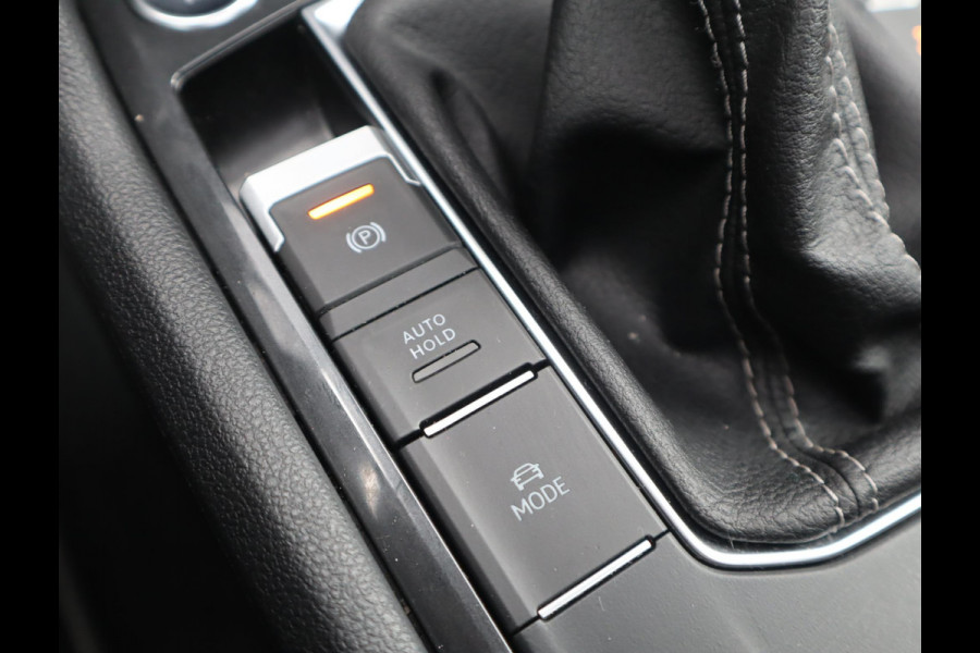Volkswagen Tiguan 1.4 TSI eHybrid R-Line Business+ | Pano | Camera | Trekhaak