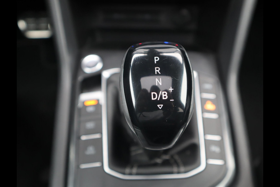 Volkswagen Tiguan 1.4 TSI eHybrid R-Line Business+ | Pano | Camera | Trekhaak