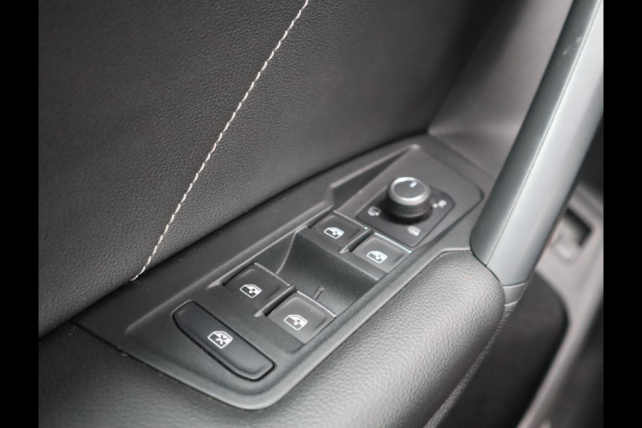 Volkswagen Tiguan 1.4 TSI eHybrid R-Line Business+ | Pano | Camera | Trekhaak