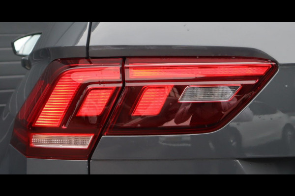 Volkswagen Tiguan 1.4 TSI eHybrid R-Line Business+ | Pano | Camera | Trekhaak