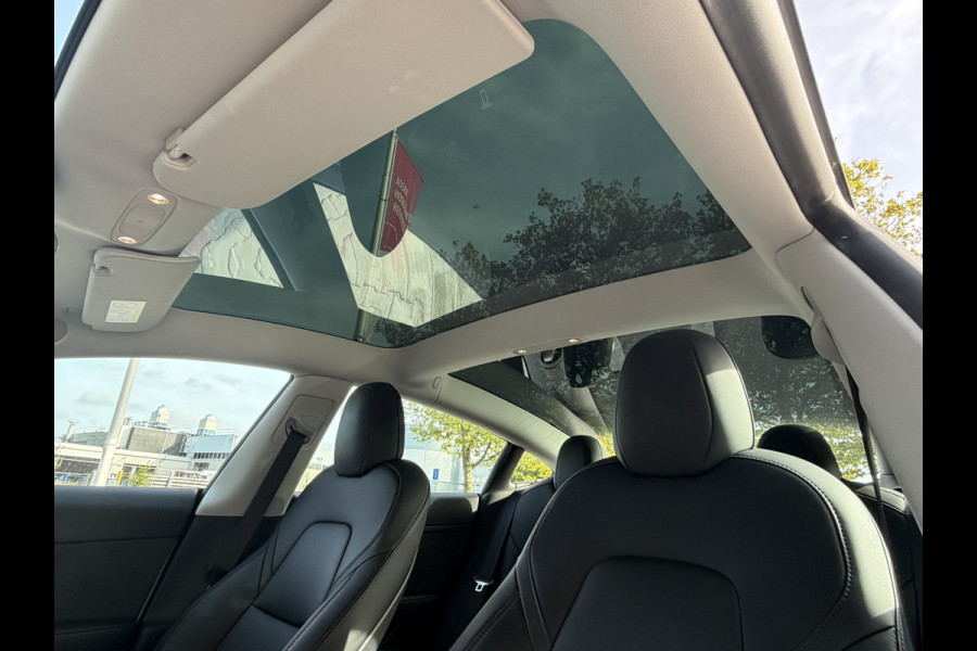 Tesla Model 3 BWJ 2022 | 283PK Standard RWD Plus 60 kWh | PANO DAK | LEER | CLIMA | STOEL&STUUR VERW | CARPLAY | PDC | LED |