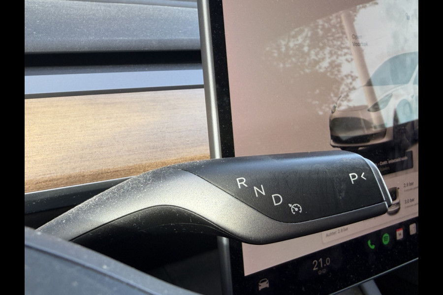 Tesla Model 3 BWJ 2022 | 283PK Standard RWD Plus 60 kWh | PANO DAK | LEER | CLIMA | STOEL&STUUR VERW | CARPLAY | PDC | LED |