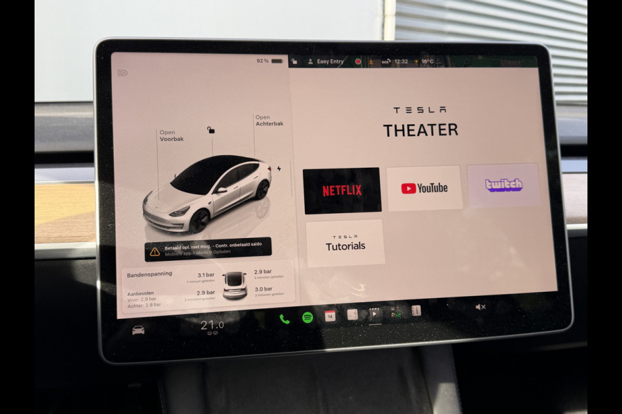 Tesla Model 3 BWJ 2022 | 283PK Standard RWD Plus 60 kWh | PANO DAK | LEER | CLIMA | STOEL&STUUR VERW | CARPLAY | PDC | LED |