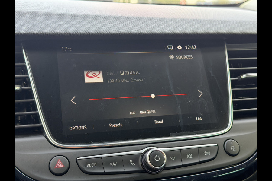 Opel Crossland X BWJ 2019 | 1.2T 111PK 120 Jaar Edition | CLIMA | NAVI | CRUISE | CARPLAY | PDC 2X | LICHTMETAAL | PRIVAY GLASS |