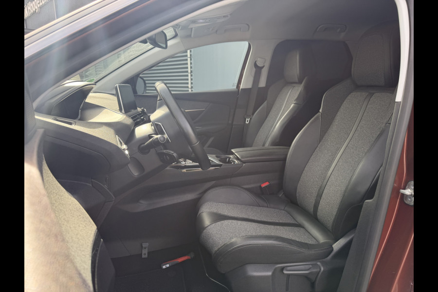 Peugeot 3008 BWJ 2019 | 1.6T 181PK Allure AUTOMAAT | TREKHAAK | CLIMA | NAVI | STOELVERW | PDC 2X | CARPLAY | PRIVACY GLASS |