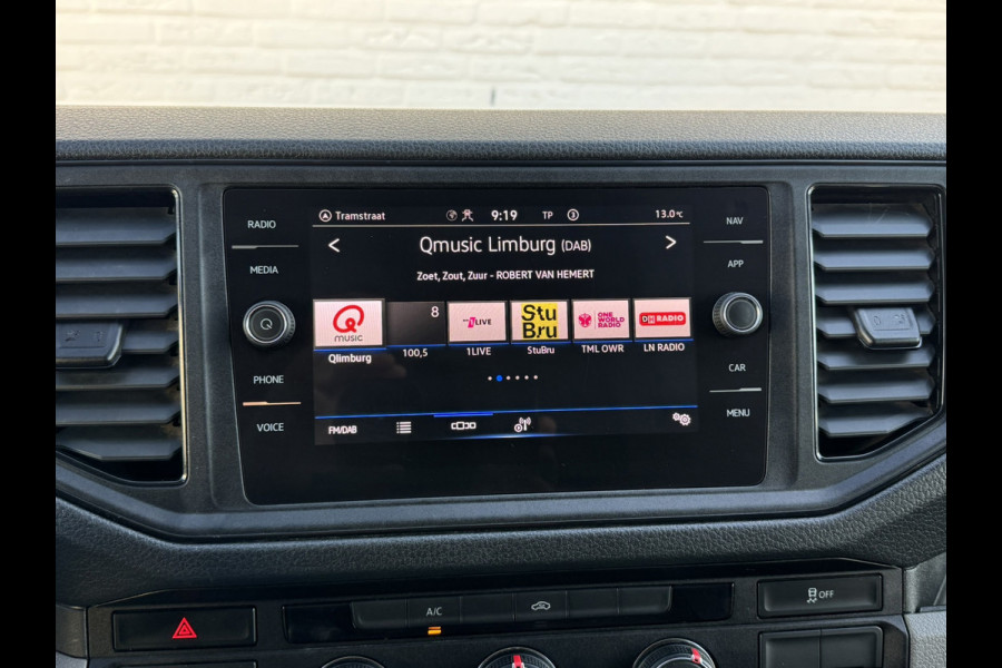 Volkswagen Crafter 35 2.0 TDI L3 DC Trendline Trekhaak 2800kg Trekgewicht Airco Cruise Carplay laadbak 2.700X 2.030