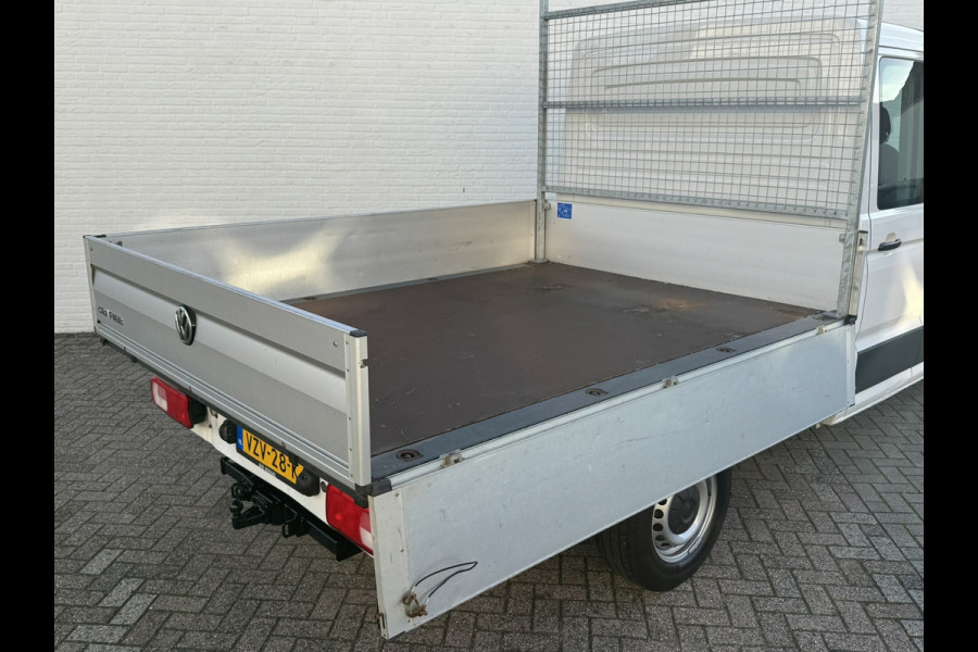 Volkswagen Crafter 35 2.0 TDI L3 DC Trendline Trekhaak 2800kg Trekgewicht Airco Cruise Carplay laadbak 2.700X 2.030