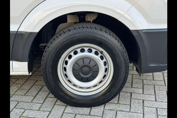 Volkswagen Crafter 35 2.0 TDI L3 DC Trendline Trekhaak 2800kg Trekgewicht Airco Cruise Carplay laadbak 2.700X 2.030