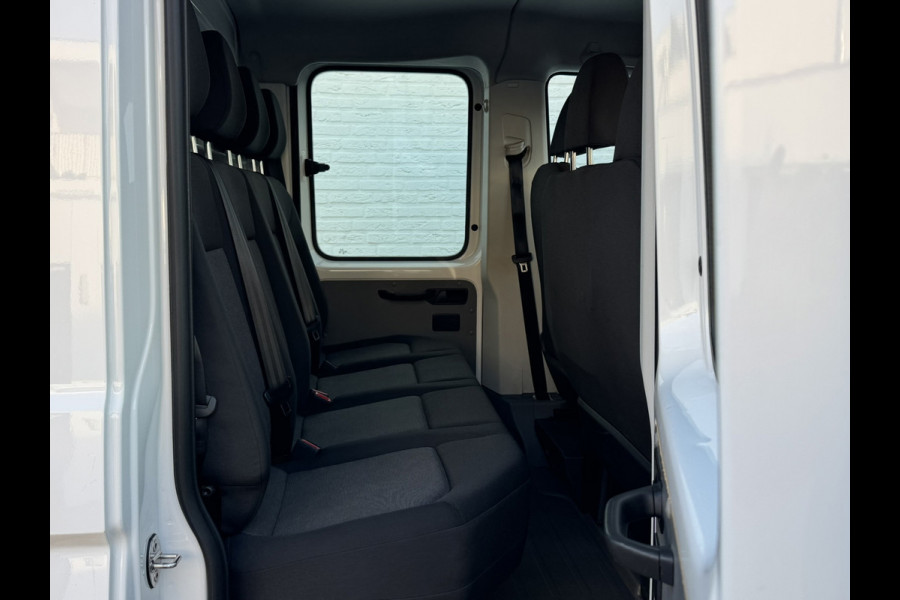 Volkswagen Crafter 35 2.0 TDI L3 DC Trendline Trekhaak 2800kg Trekgewicht Airco Cruise Carplay laadbak 2.700X 2.030